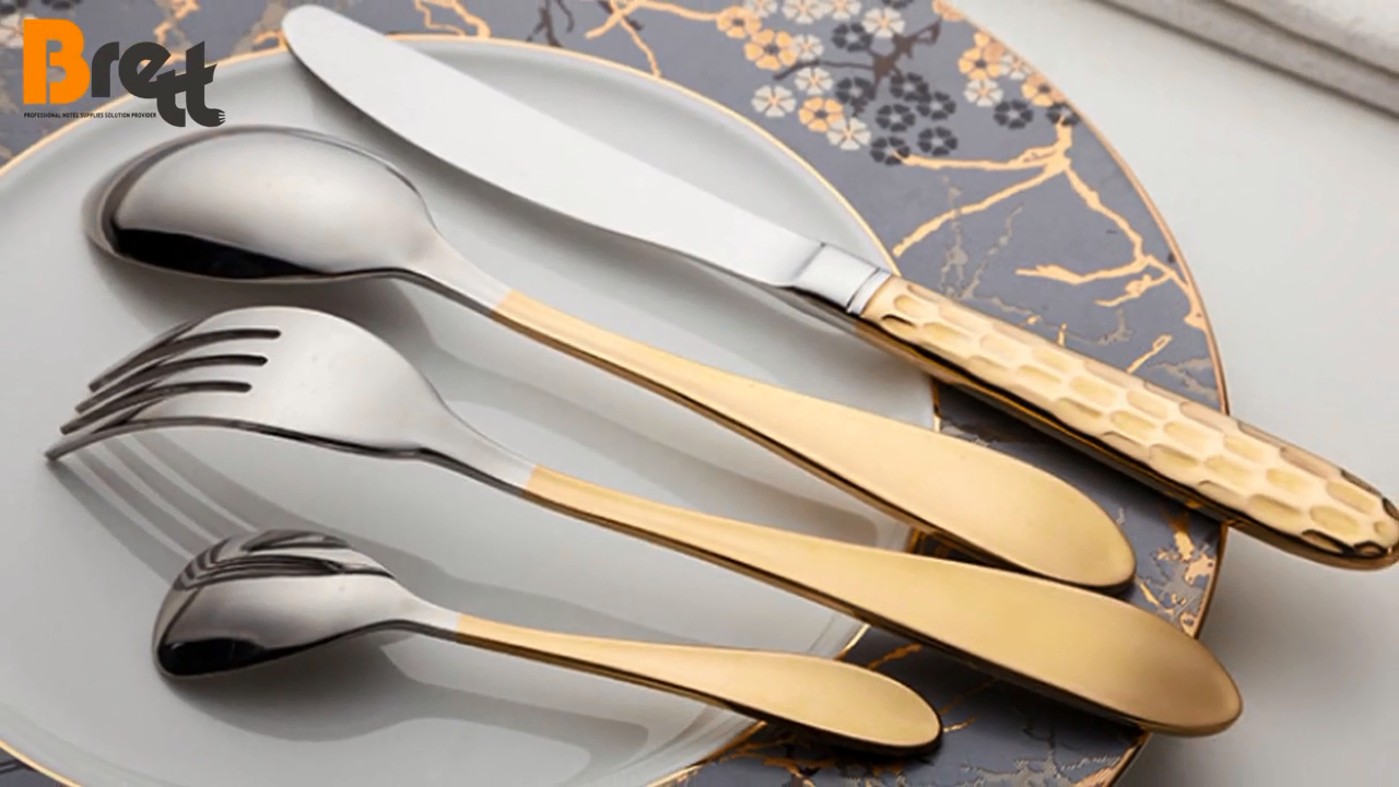 Luksa Geedziĝa Hotelo Donaco Neoksidebla Ŝtalo Tegita Matte Brila Tranĉilo Spoon Fork Flatware Cutlery Set 1