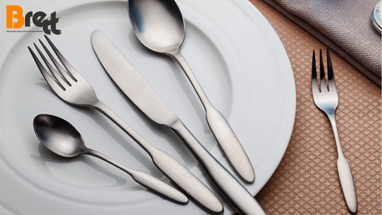 Varma vendado de Eŭropa Okcidenta Restoracio -Bankedo -Manĝado -Kulero Neoksidebla Ŝtala Ora Flatware Silverware Cutlery Set 1