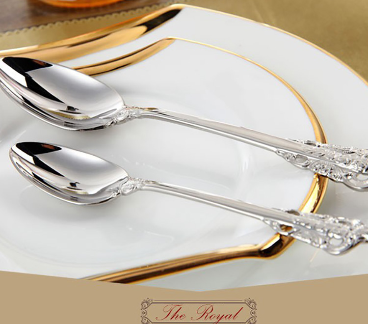 Luksa reĝa arĝenta ora tegita restoracio tranĉaĵoj 18/8 alta gamo neoksidebla ŝtala metala platware aroj por geedziĝo 8