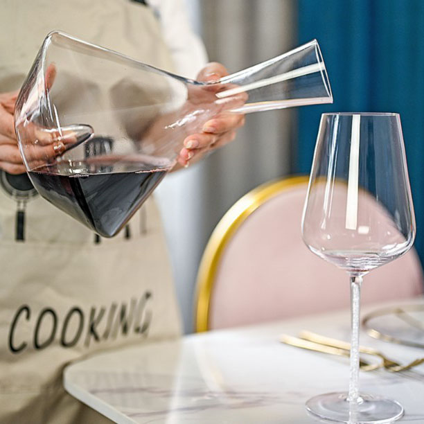 Decanter Glass Travidebla Kristala Vitra Vino Decanter Eŭropa Stilo Vina Botelo Vino -Distribuanto Krea Dezajno 4