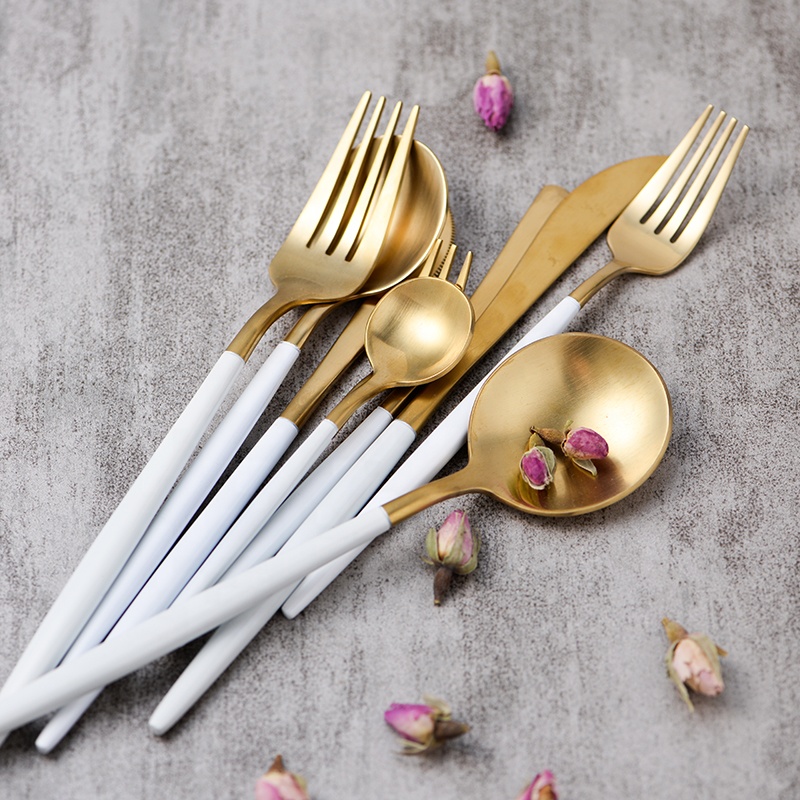 Neoksidebla ŝtala tranĉilo Fabrikisto Ora kaj Nigra Modo -Forka Tranĉilo -Kulero -Aro 1