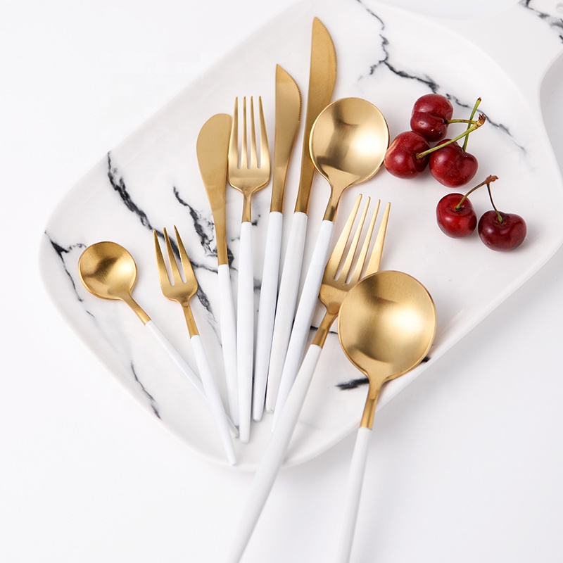 Altkvalita Okcidenta Stila Manĝaĵa Tabla Vespermanĝa Servo Modo Kukaj tranĉiloj kaj forkoj 3