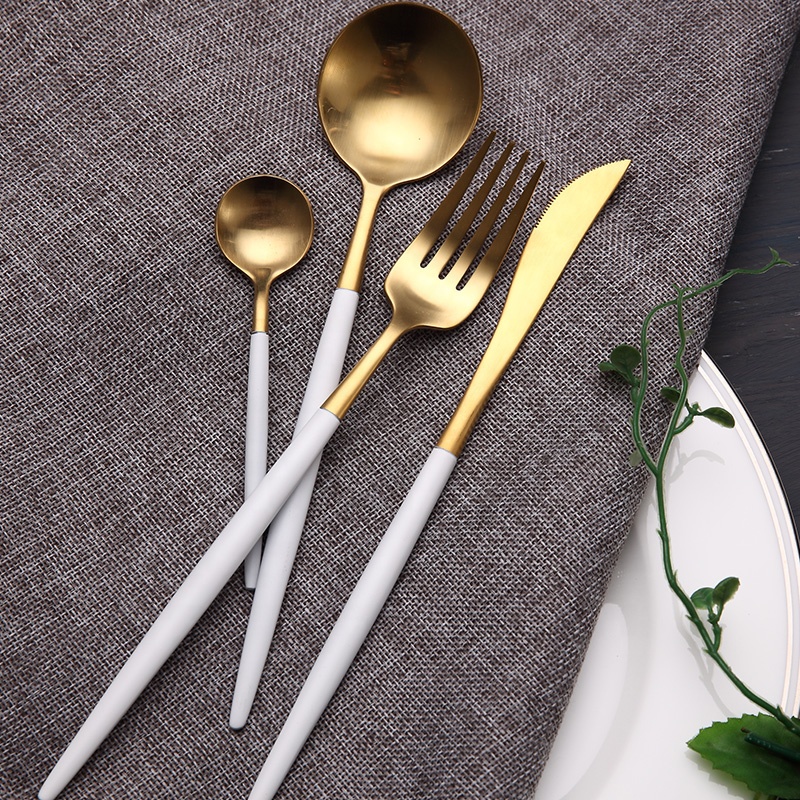 Altkvalita Okcidenta Stila Manĝaĵa Tabla Vespermanĝa Servo Modo Kukaj tranĉiloj kaj forkoj 6