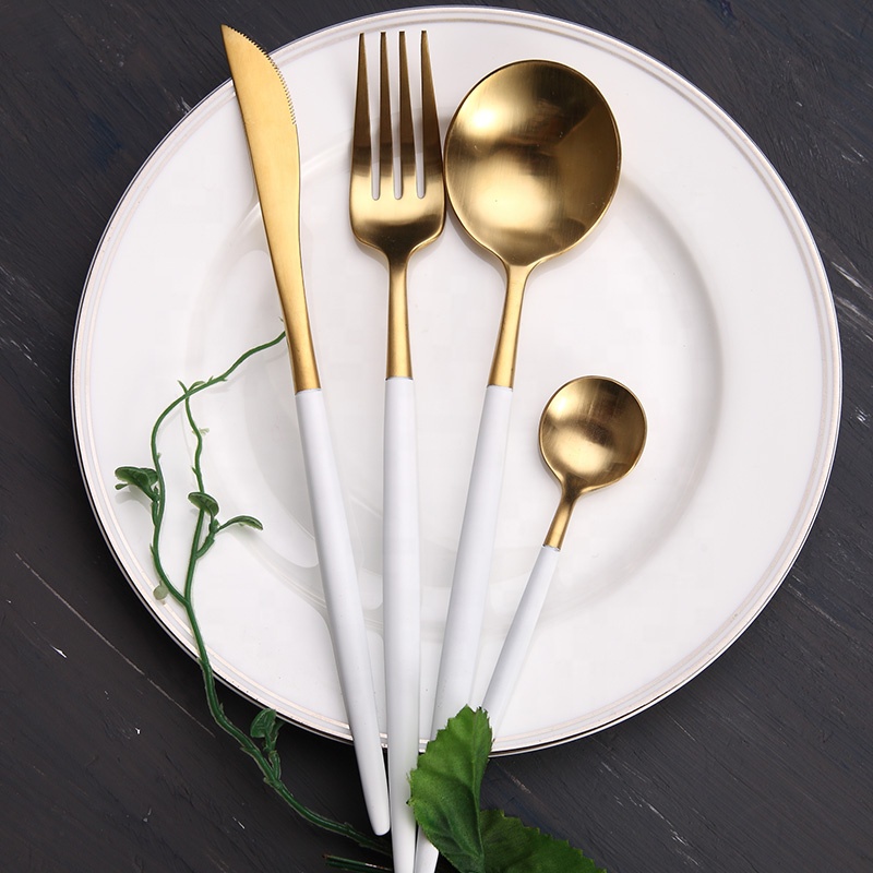 Altkvalita Okcidenta Stila Manĝaĵa Tabla Vespermanĝa Servo Modo Kukaj tranĉiloj kaj forkoj 2