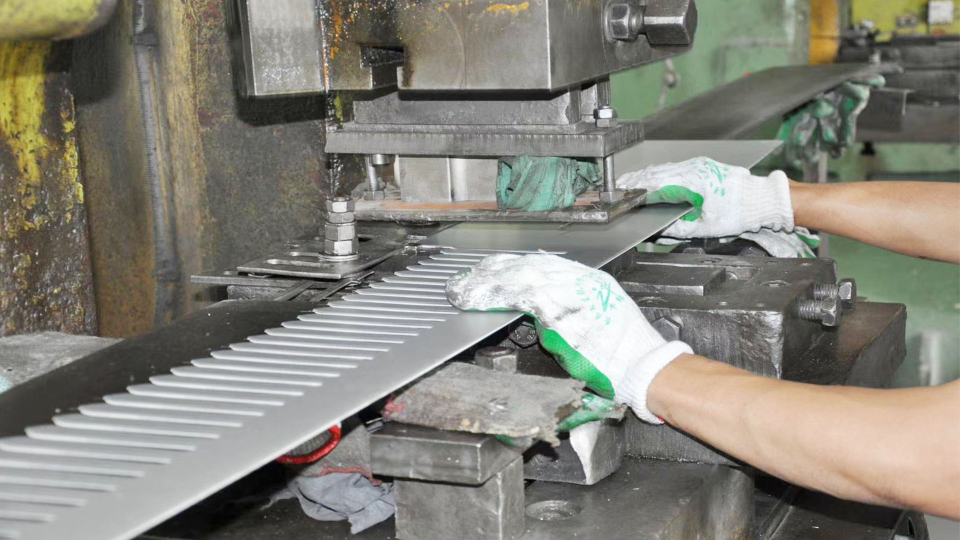 Germana 304 Neoksidebla Ŝtala Steak Tranĉilo kaj Forko -Hejmo 1