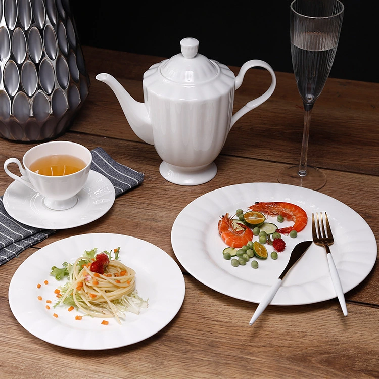 新しい骨中国ディナーウェア家庭用ティーポットステーキプレート食器セットカスタムギフト 1