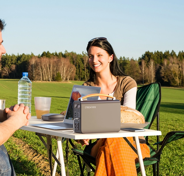Bester wasserdichter tragbarer Kraftwerk 200W CTECHI Batteriefabrik Solargeneratorhersteller Lieferant 1
