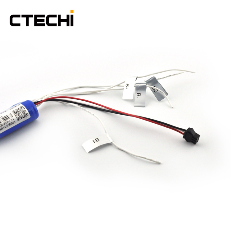 China Professional Lithium ion 11.1V 2600mAh Battery Pack for Handheld LED Light Factory 3