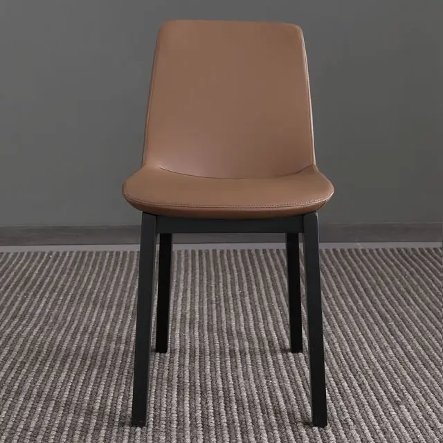 Eetkamermeubelbedrijf levert bruin 3
