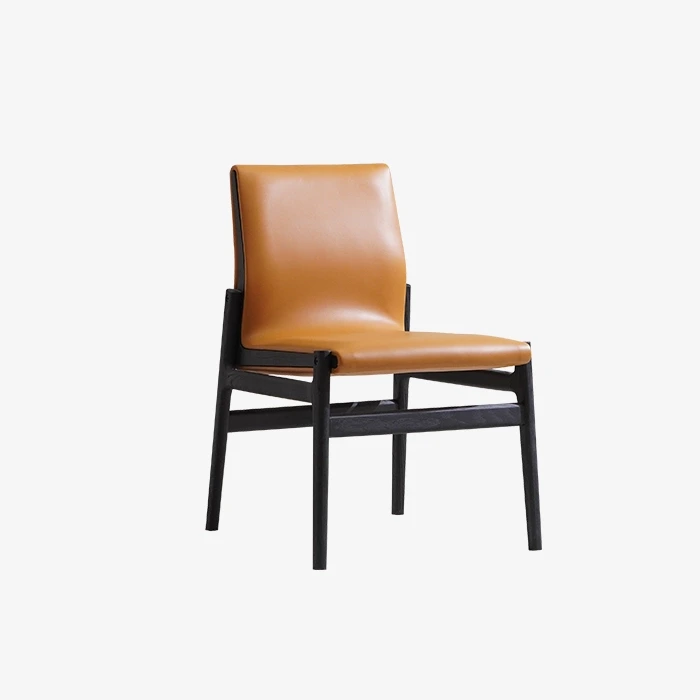 Silla auxiliar de comedor tapizada en cuero marrón claro contemporánea 1