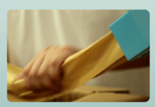 système manuel de coussin en papier