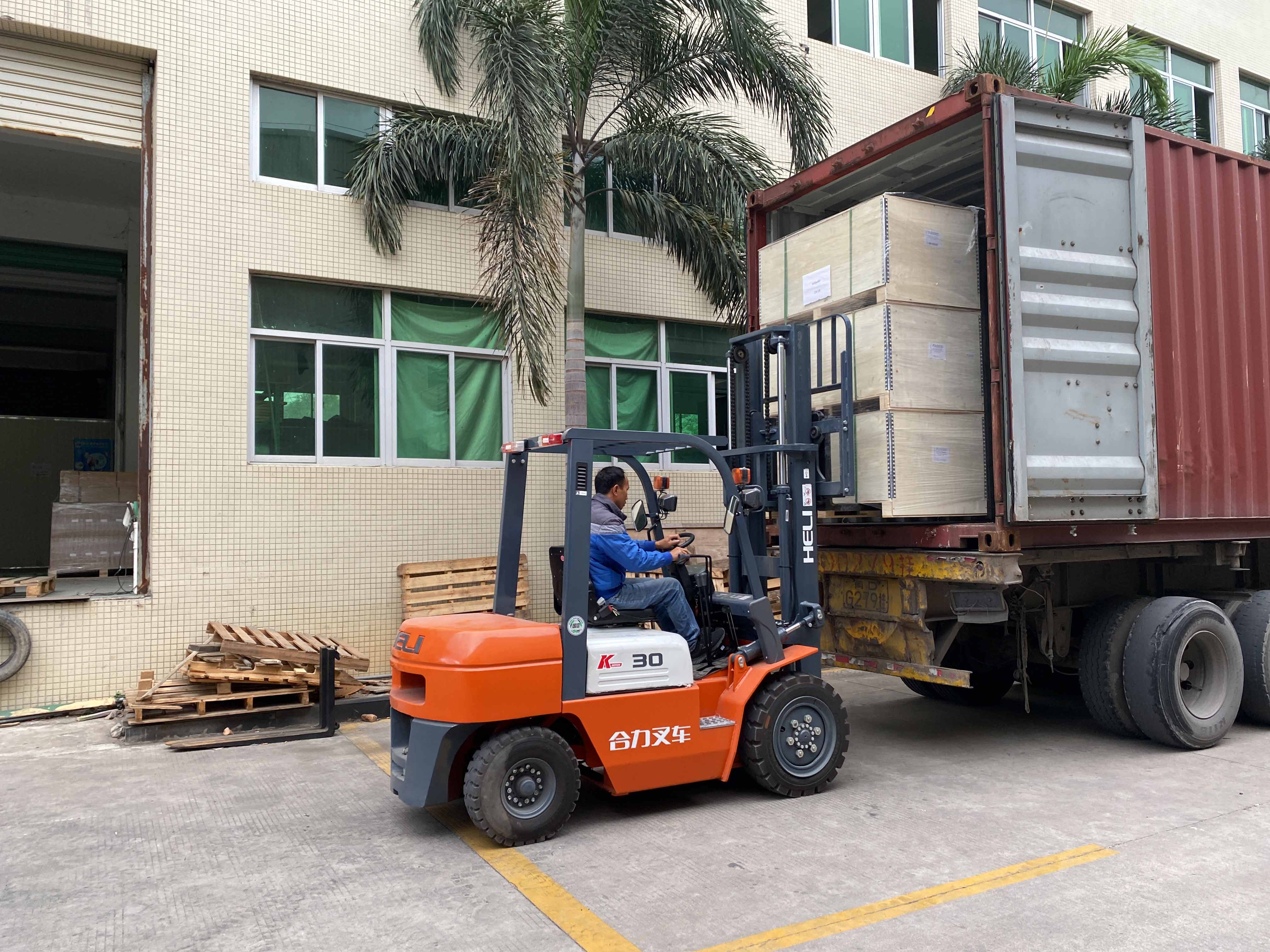 Fabricant Expédition de la machine à coussin d'air à l'entrepôt client 3