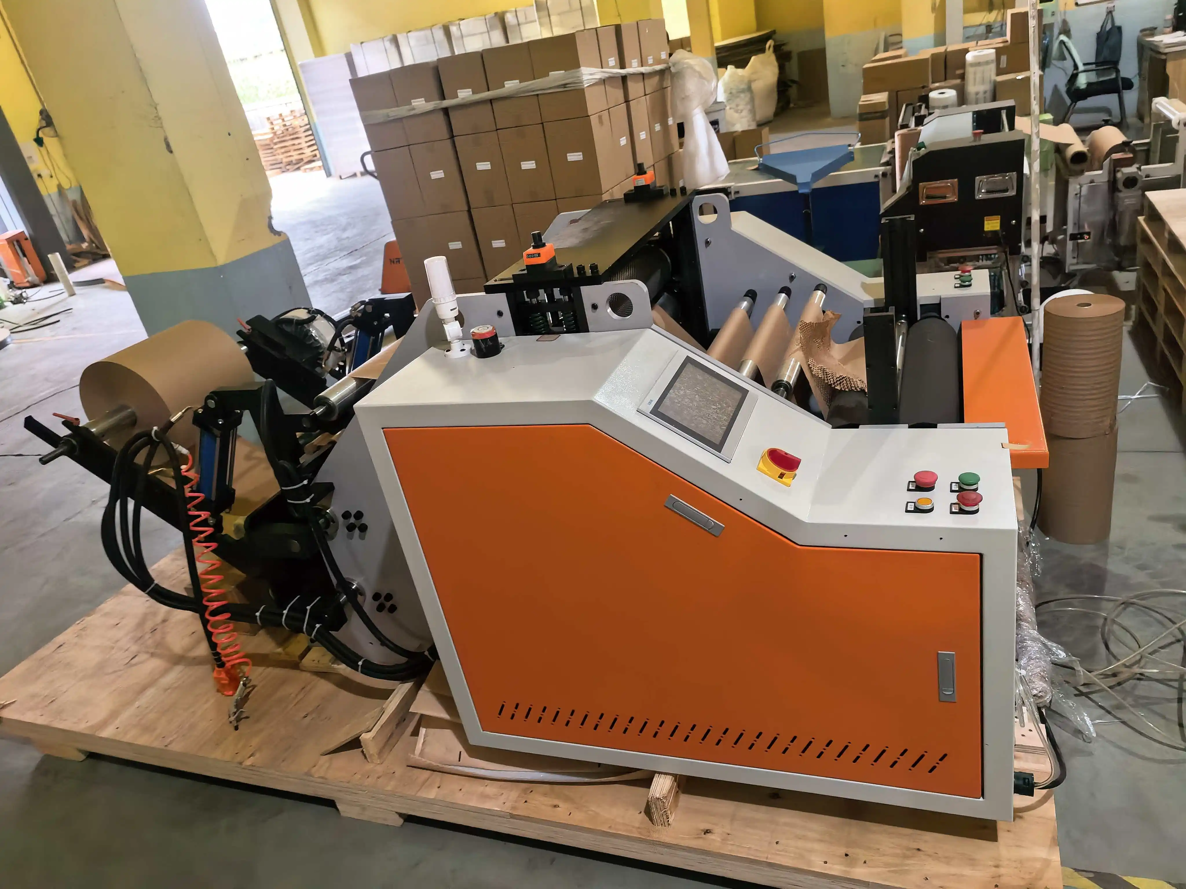 Fabricant de machines de fabrication de papier en nid d'abeille