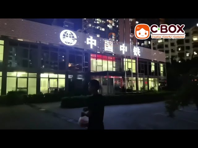 موقع البناء لا يزال يعمل في الليل
