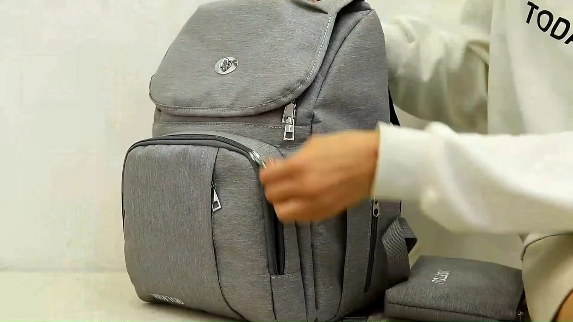 Multifunktionaler Baby-Trägerbeutel, Rucksack der Mutter mit großer Kapazität, leichtgewichtiger wasserdichte Rucksack 1