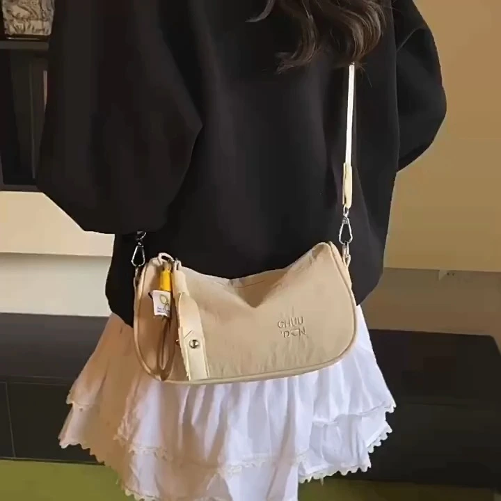 Neue trendige Casulow-Kissenbeutel, einfarbige vielseitige Crossbody-Tasche, High-End-Umhängetasche mit großer Kapazität 1