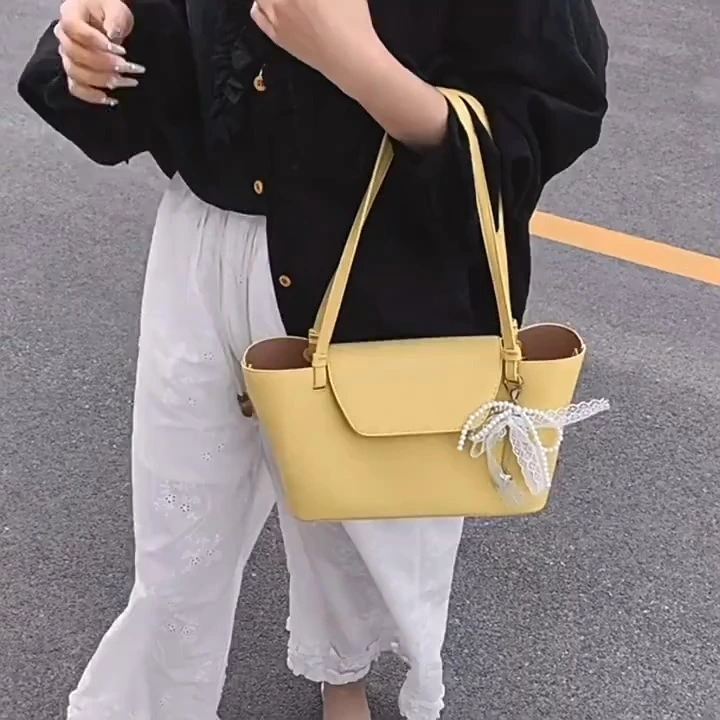 Vintage- und Nischen-Tasche, neue trendige Einschuldtasche, einfache und geräumige Crossbody-Tasche 1