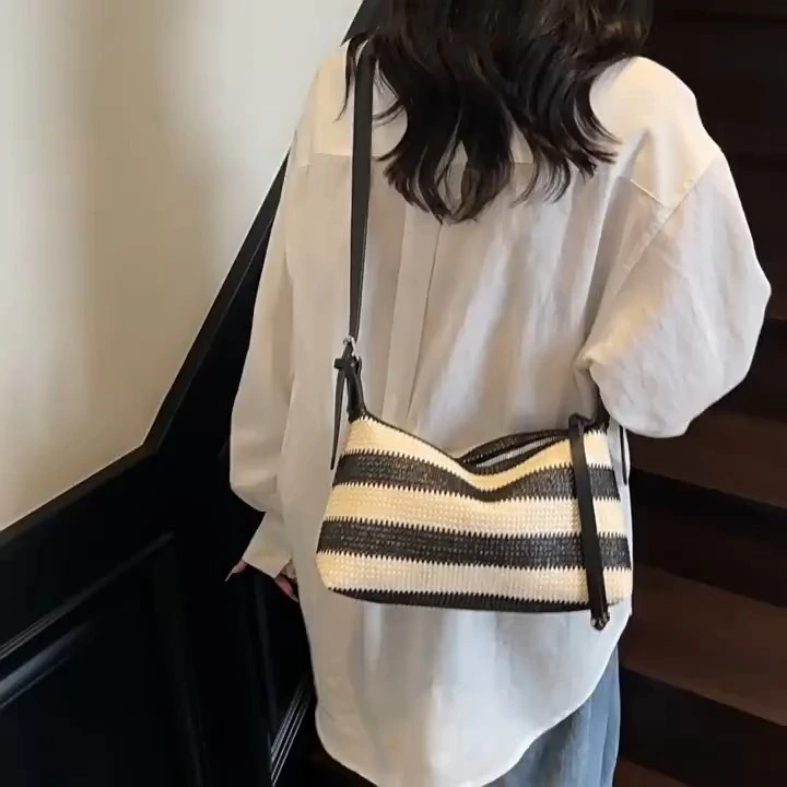 NEUE Striped Strohbag, vielseitige und modische Crossbody -Tasche, Freizeit -Umhängetasche im Strand -Urlaubsstil 1