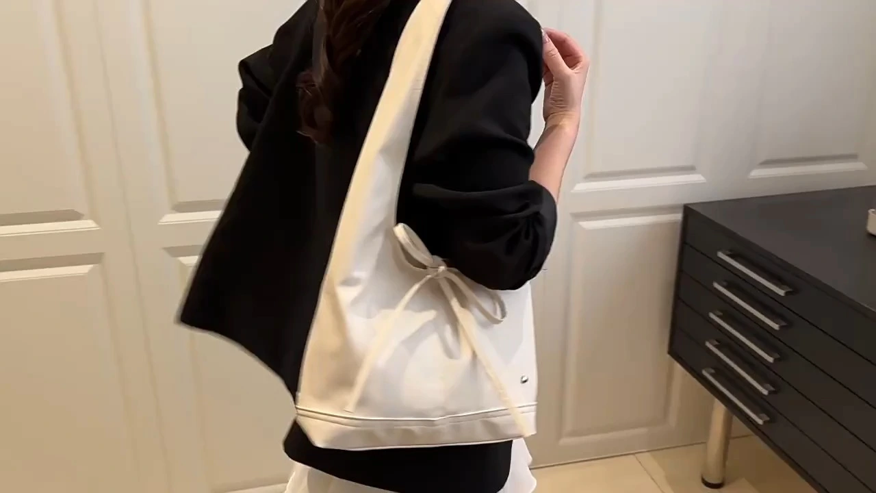 Borsa a spina singola alla moda su piccola scala, borsa versatile di moda casual, borsa a spina singola a forma di prua a forma di prua 1