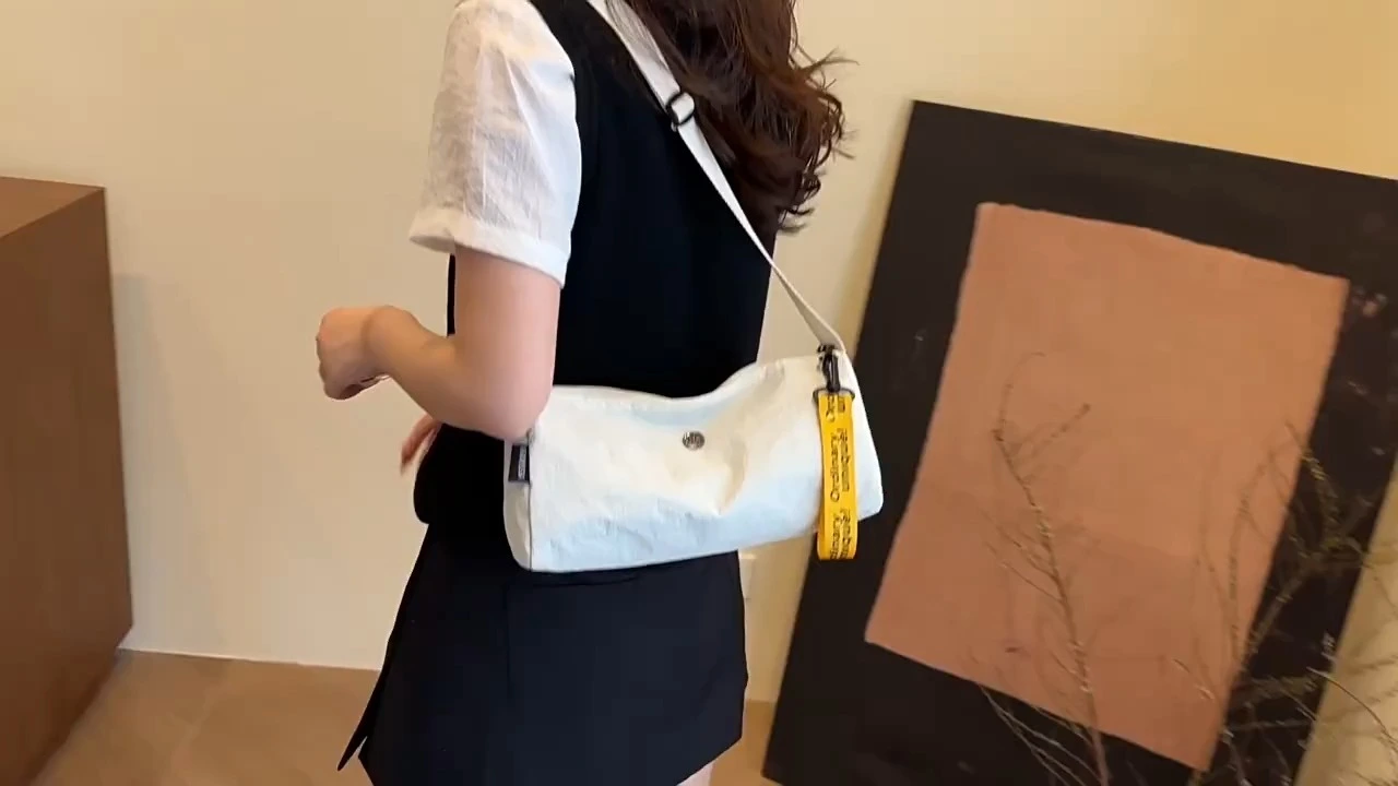 Combustible bolso de correa de hombro ancho, bolso de cuerpo cruzado informal y simple, bolso de hombro único de moda y versátil 1