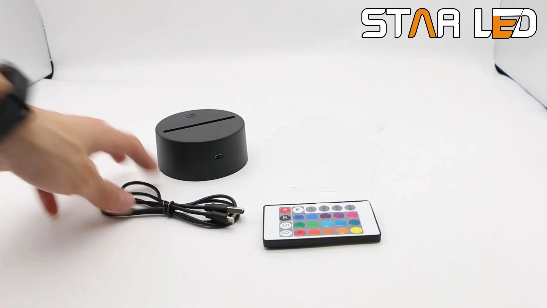 Lumière de nuit LED 3D Smile avec couleurs RVB & Contrôle tactile 1