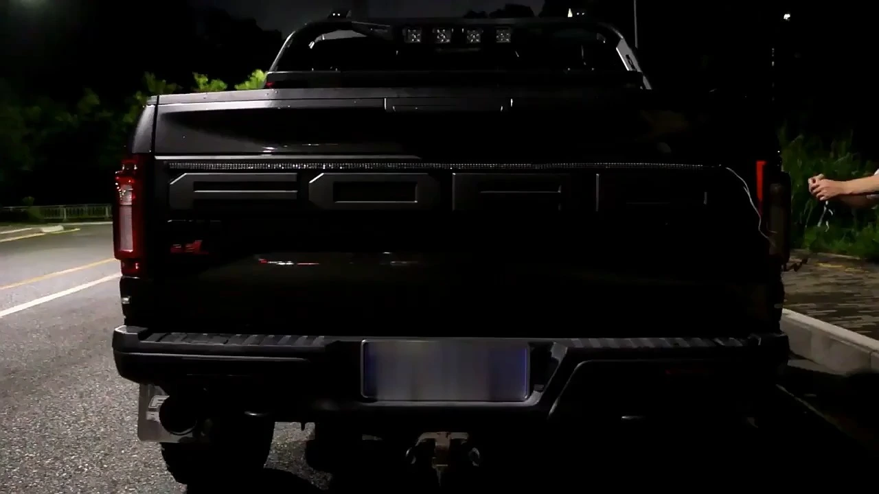Smile Lighting LED Tail Light Strip for Cars 1