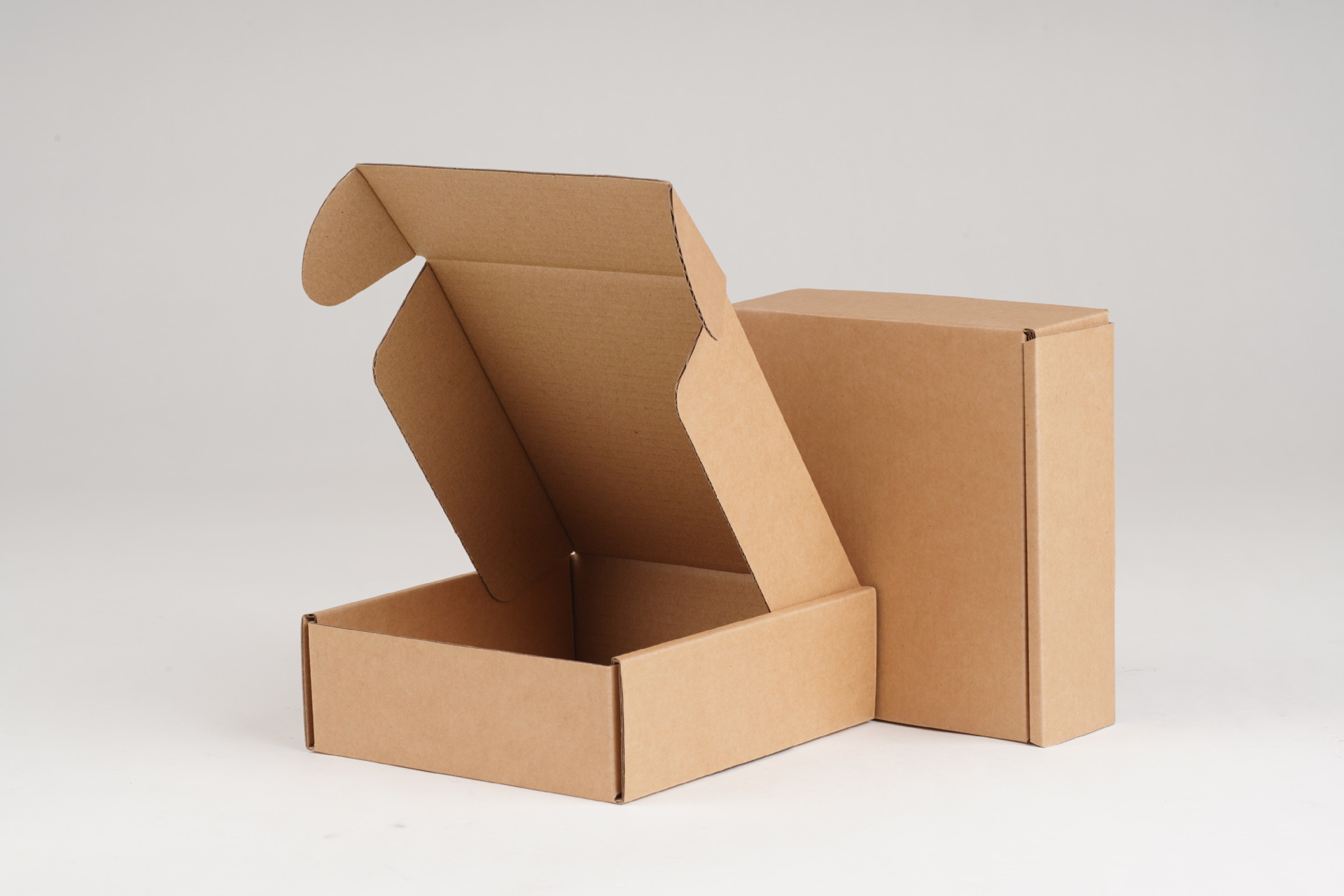 Custom wholesale logo luxury heart shaped gift mom flower eyelash makeup perfume corrugated Kraft paper packaging box for flowers 5