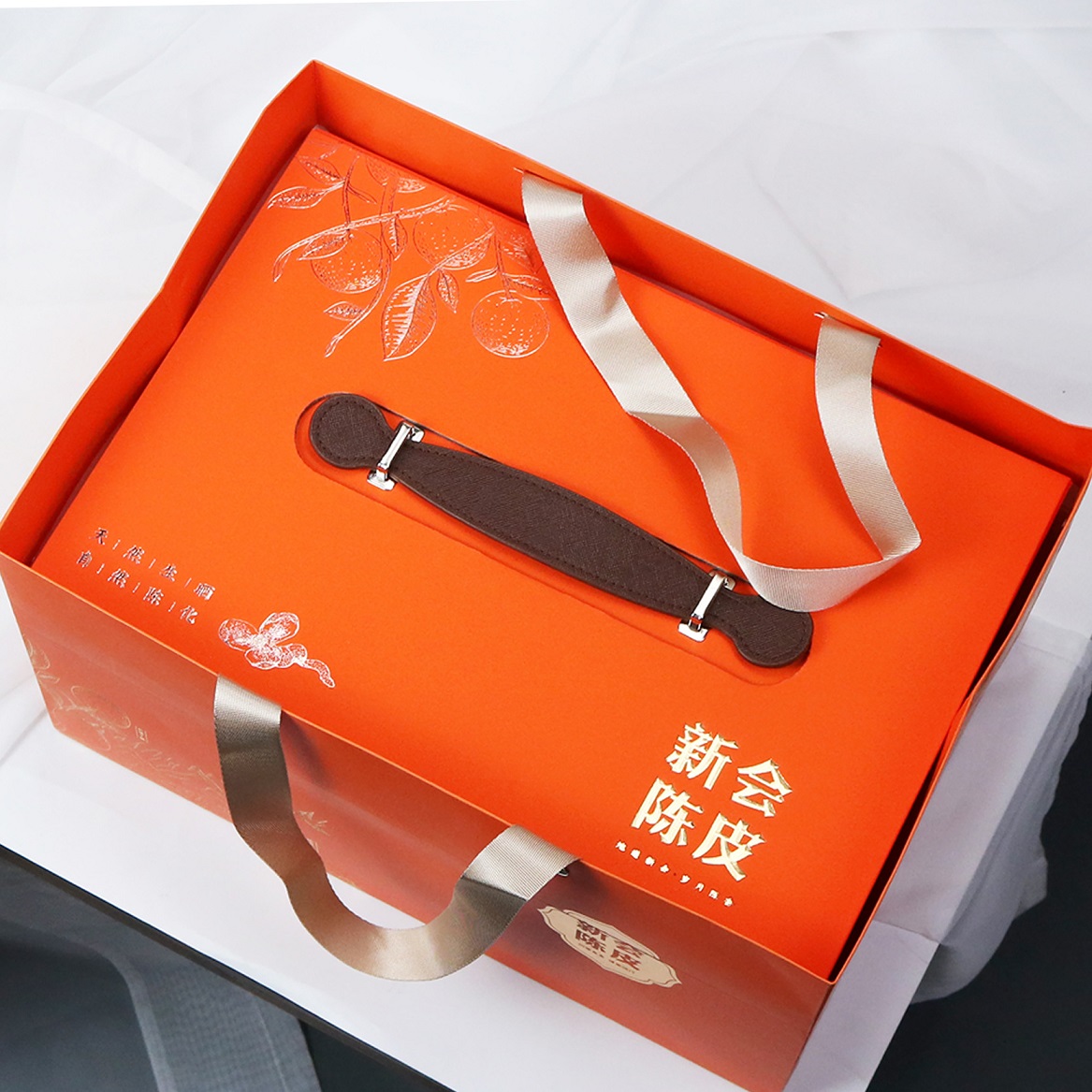 Custom wholesale cardboard biodegradable eco friendly paper packaging printing Happy New Year gift box with logo 1