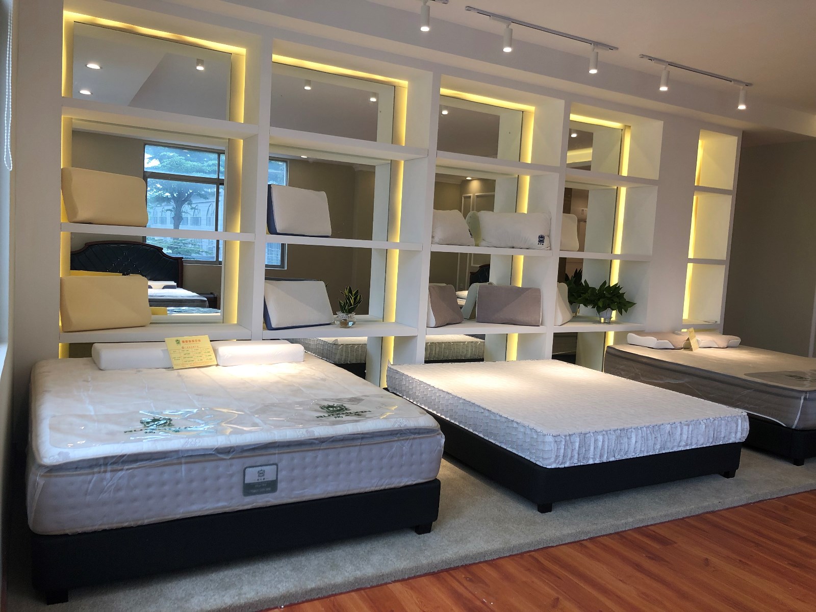 ਬਸੰਤ ਲਈ ਨਵਾਂ ਸ਼ੋਅਰੂਮ 2