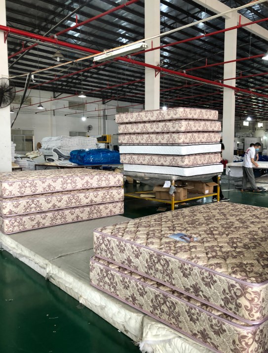 Synwin mattress mass products in workshop. 1