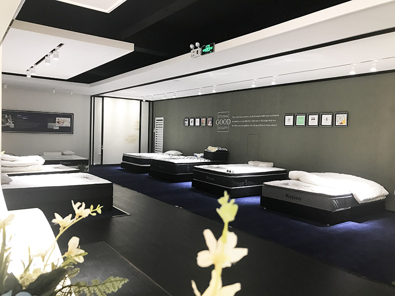 Showroom tau kho dua tshiab 1