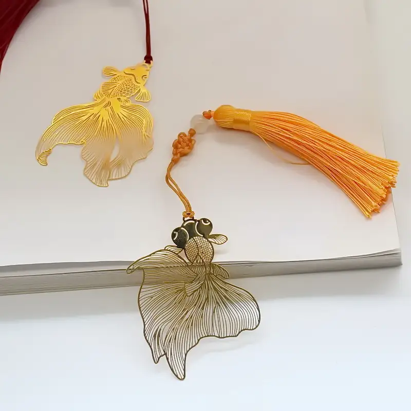 Custom Hollow Metal Leaf Retro Brass Flower Crafts Bookmark 1