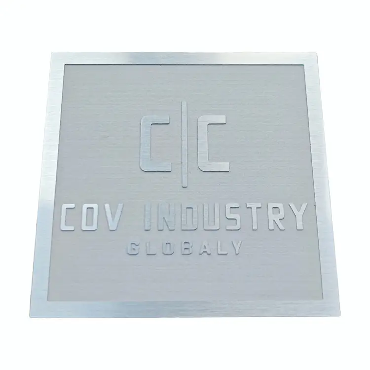 Placas de identificación personalizadas de aluminio plateado grabado con adhesivo, acabado metálico. 1