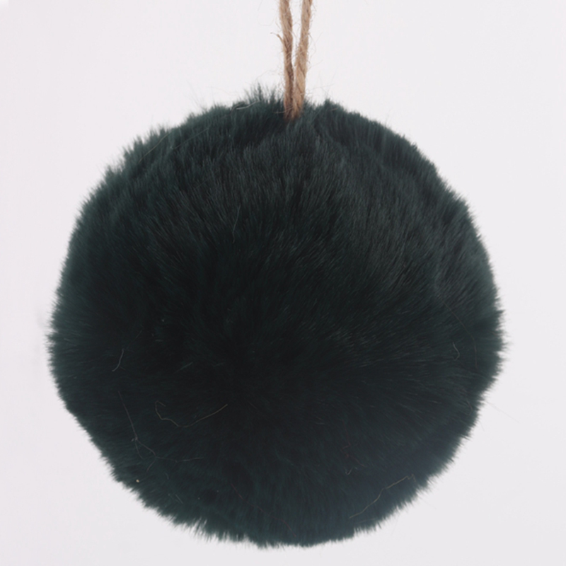 Flauschiges Weihnachtskugel-Ornament aus Kunstfell in Rot 8