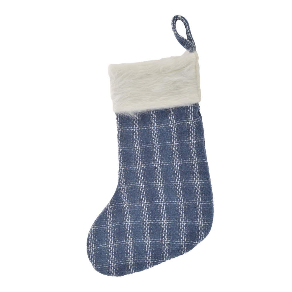 Weihnachtsstrümpfe aus Stoff für die Heimdekoration 2