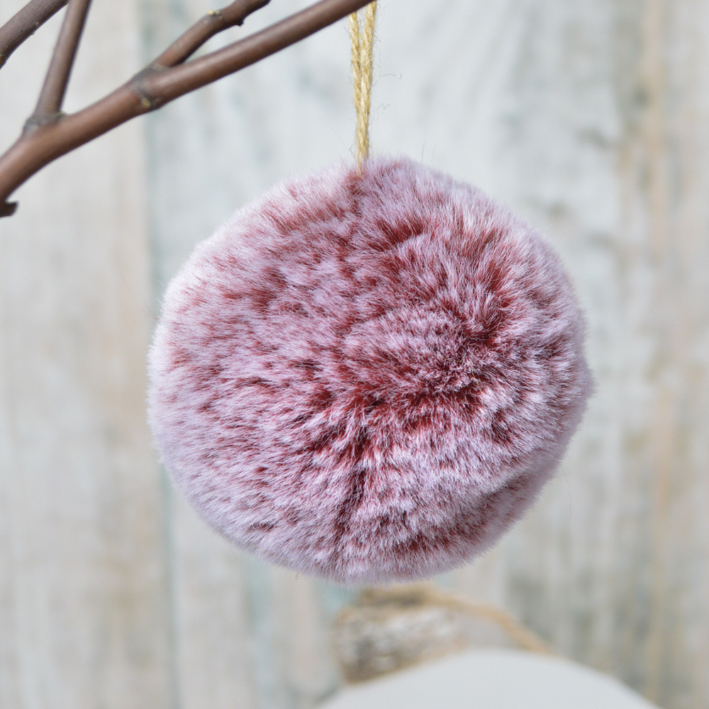 Bola navideña de peluche de piel sintética de color rojo burdeos 1