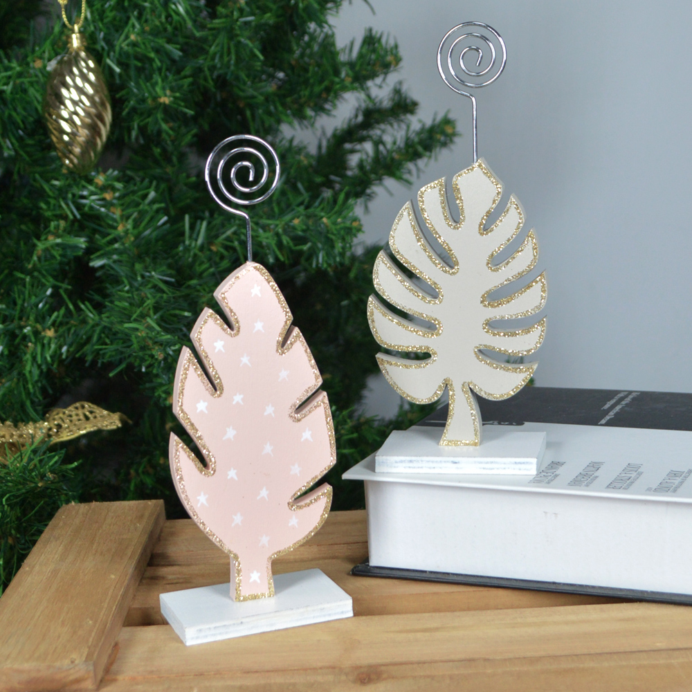Weihnachtlicher Tischkartenhalter, Tischkartenhalter mit Holzsockel und Blättern in Form eines bunten, bemalten Partyhalters 2
