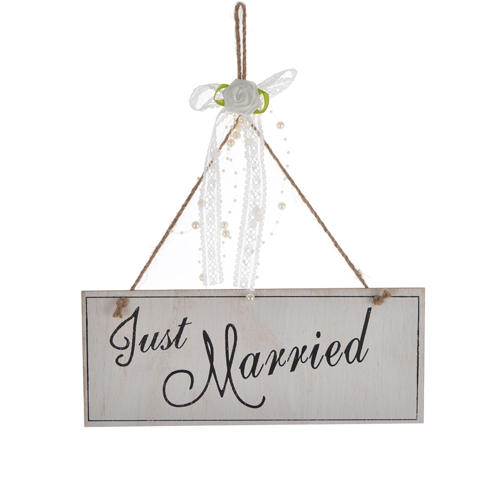 Personaliza la boda de madera para que coincida con la decoración de la puerta colgante. 1