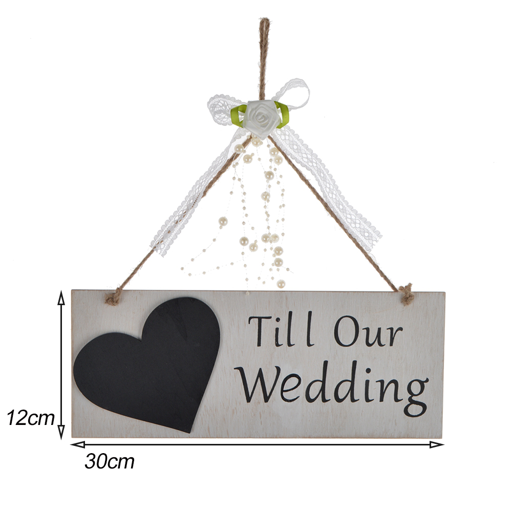 Personaliza el cartel rústico de boda de madera. 2