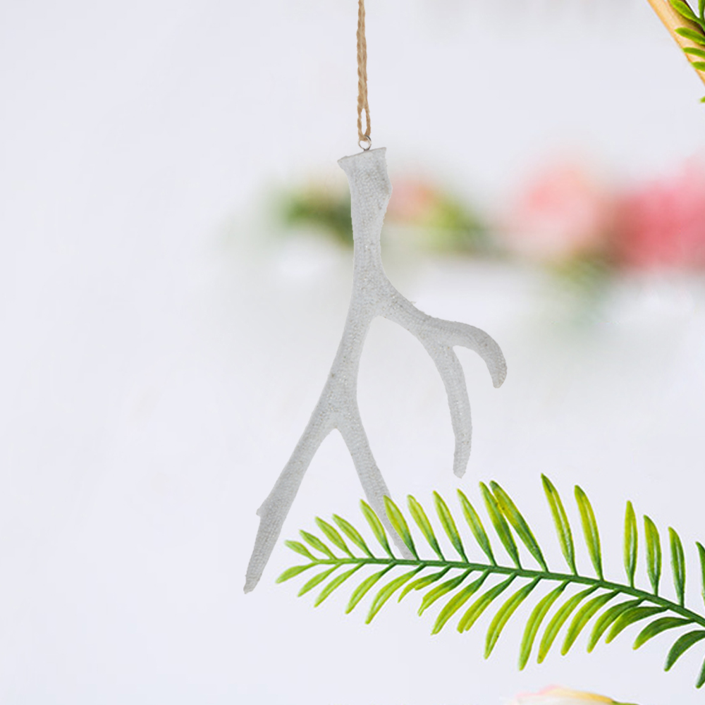 Factory supplies white resin decoration champagne deer antler pendant wall hanging Christmas tree ornament 3