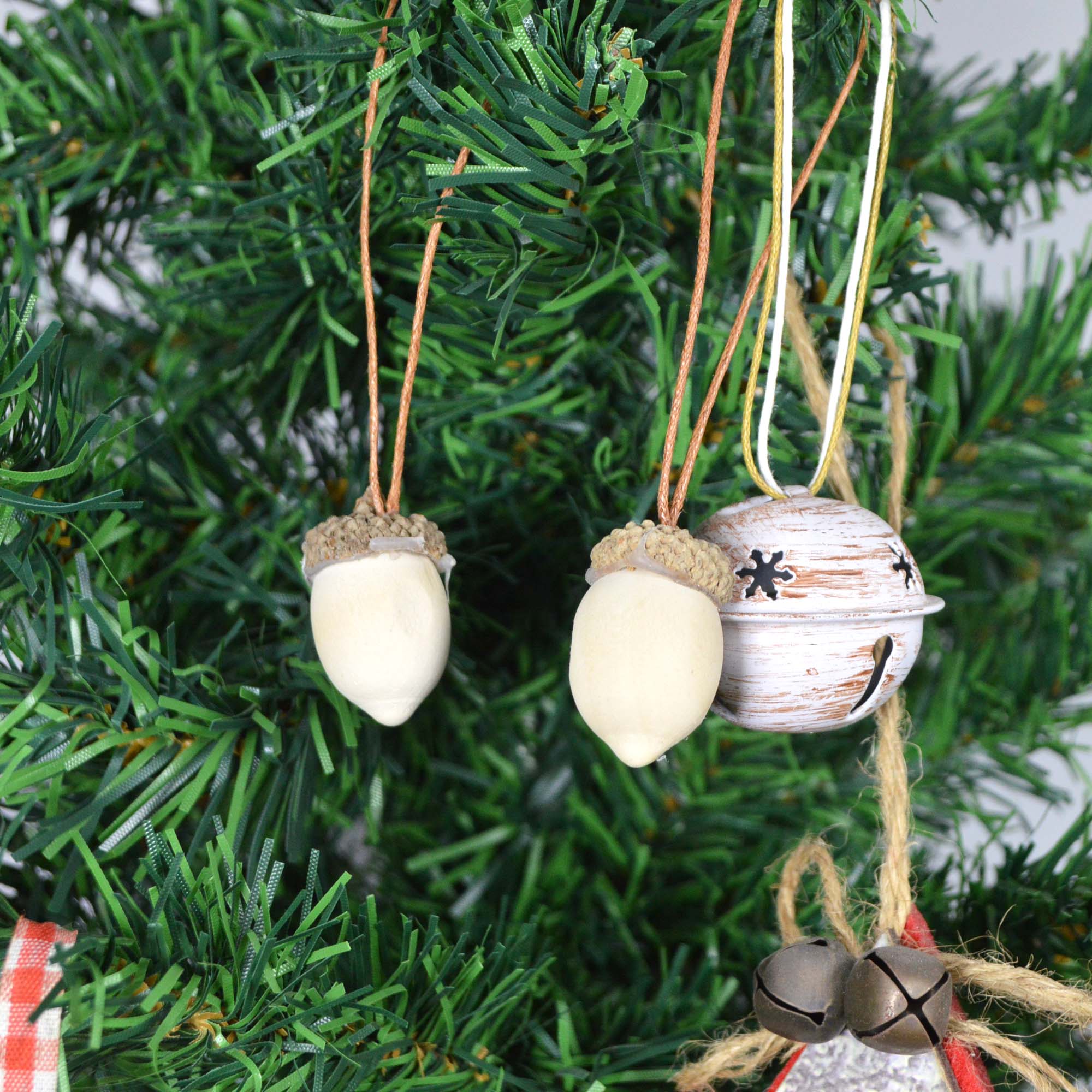 Factory direct artificial Christmas tree decoration wooden Pine cones pendant handmade hanging ornament 18pcs 6