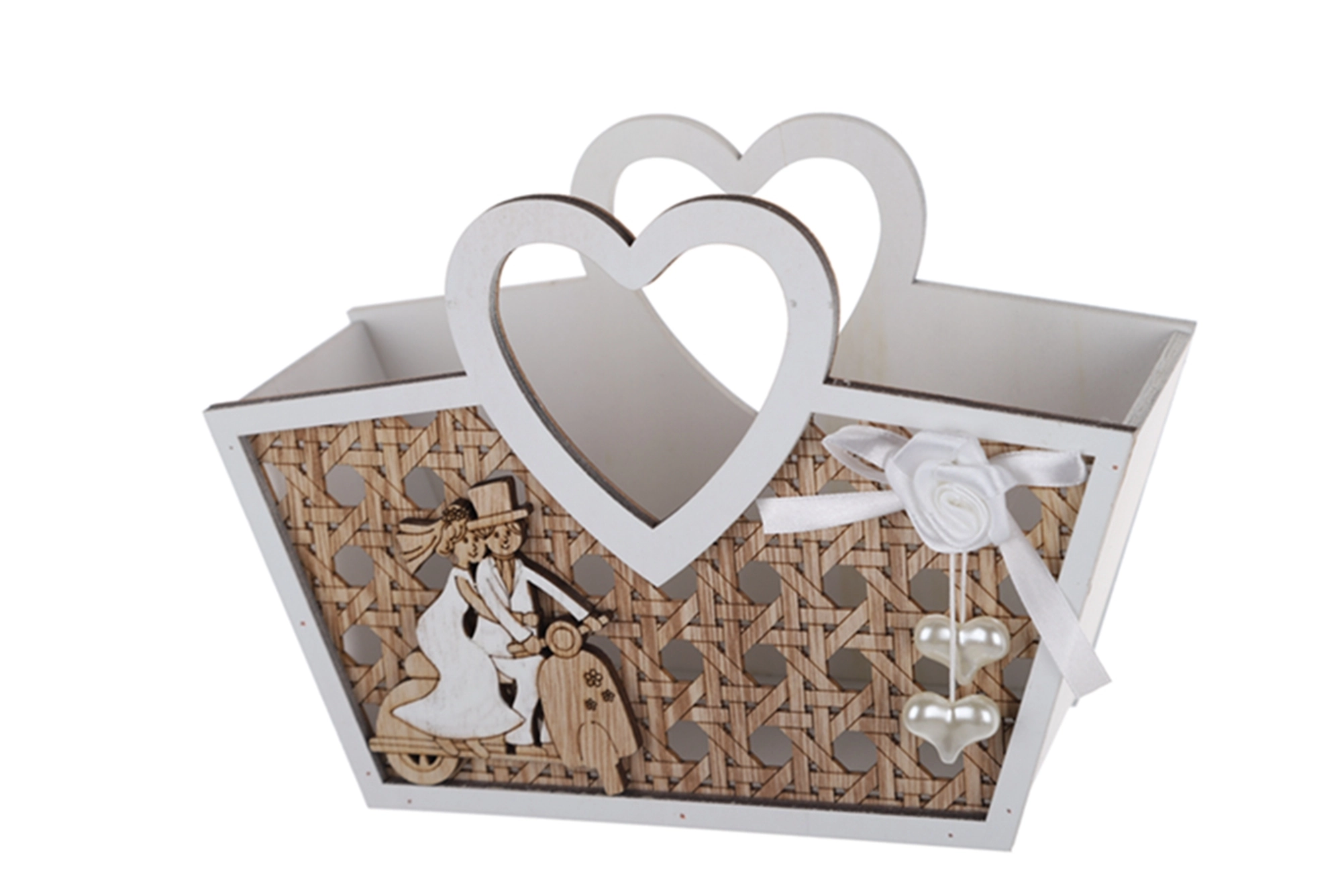 Cesta de madera vintage para guardar cosas en bodas, ideal para decorar el banquete de San Valentín. 1