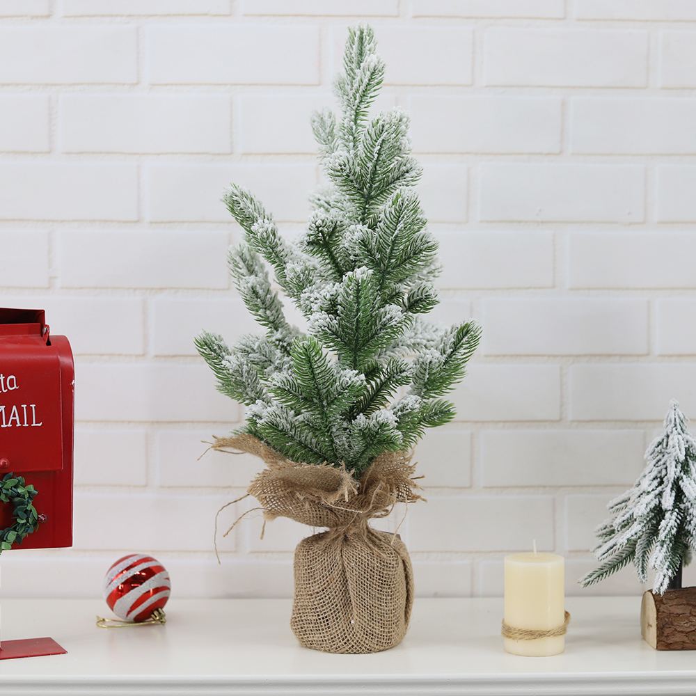 Árbol de Navidad con 3 luces y base de madera, decorado con copos de nieve. 3