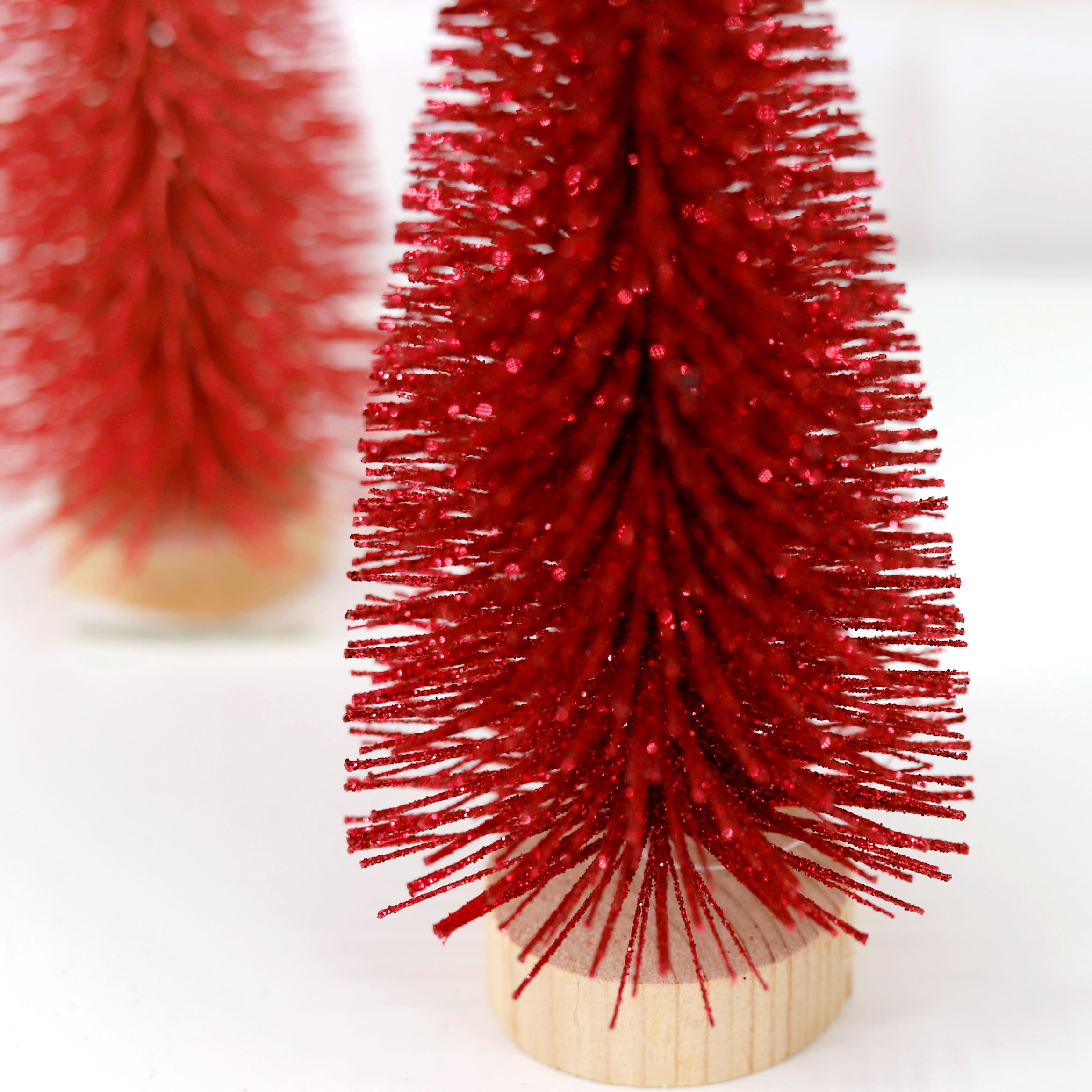 Mini árbol de Navidad con cepillo para botellas, árboles de Navidad artificiales de sisal, decoración de mesa para fiestas y decoración del hogar. 3