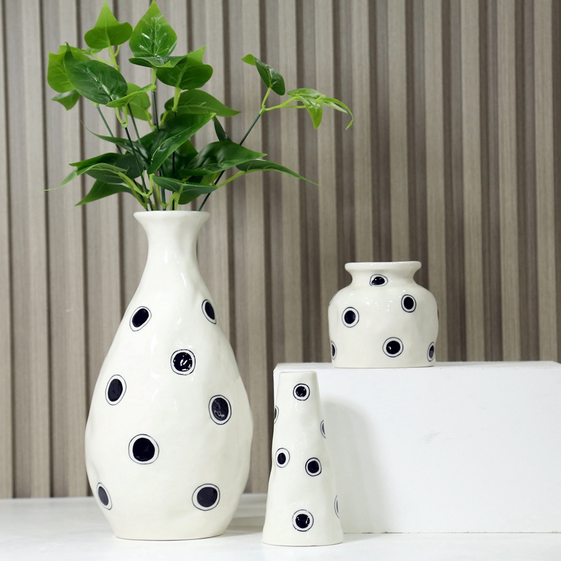 Kreative Keramikvase mit weißem Punktmuster, unregelmäßige Alien-Blume, Wohnzimmer-Desktop-Ornament, Heimvase, moderne Wohnkultur 4