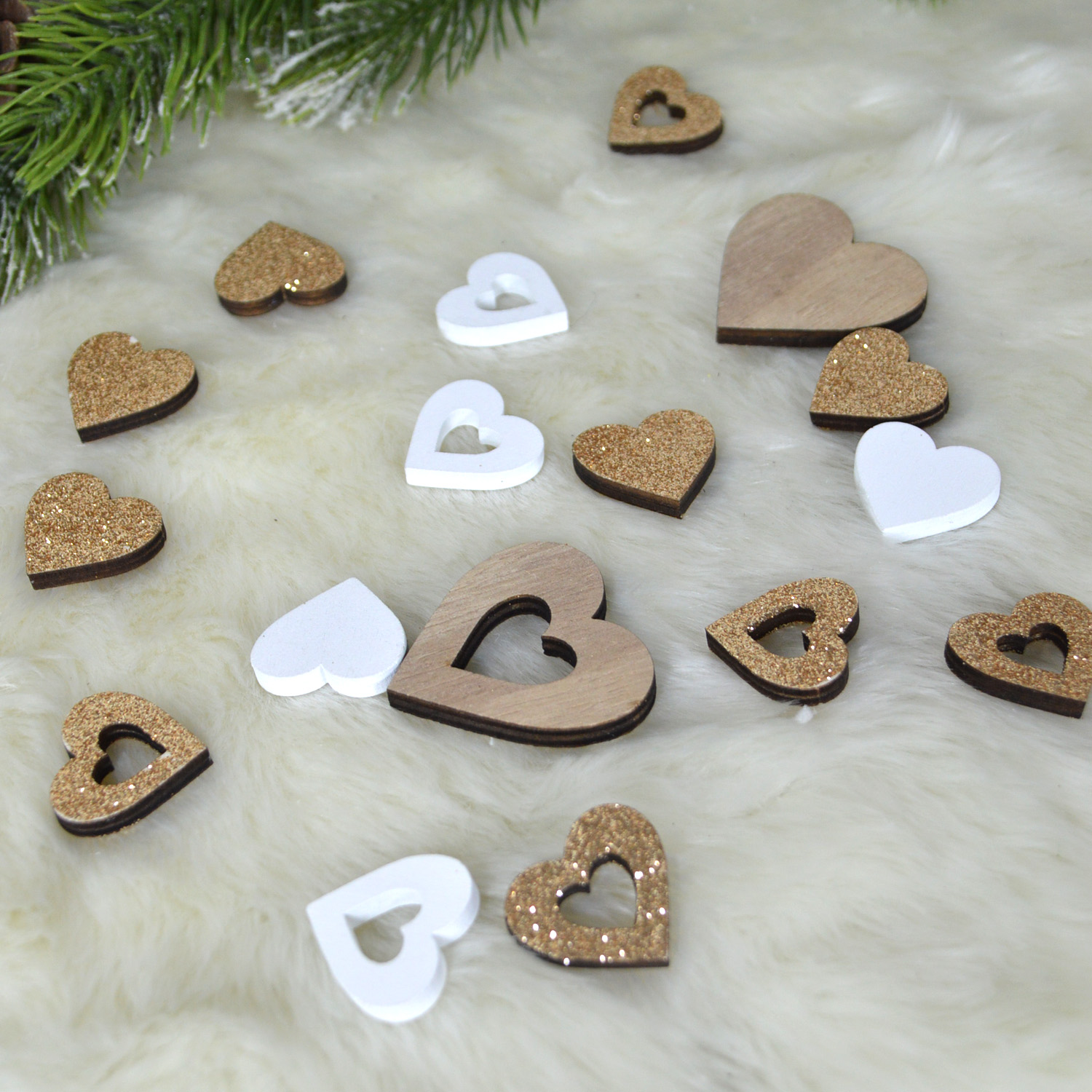 Confeti de madera de colores con forma de corazón y purpurina para decoración de bodas. 4