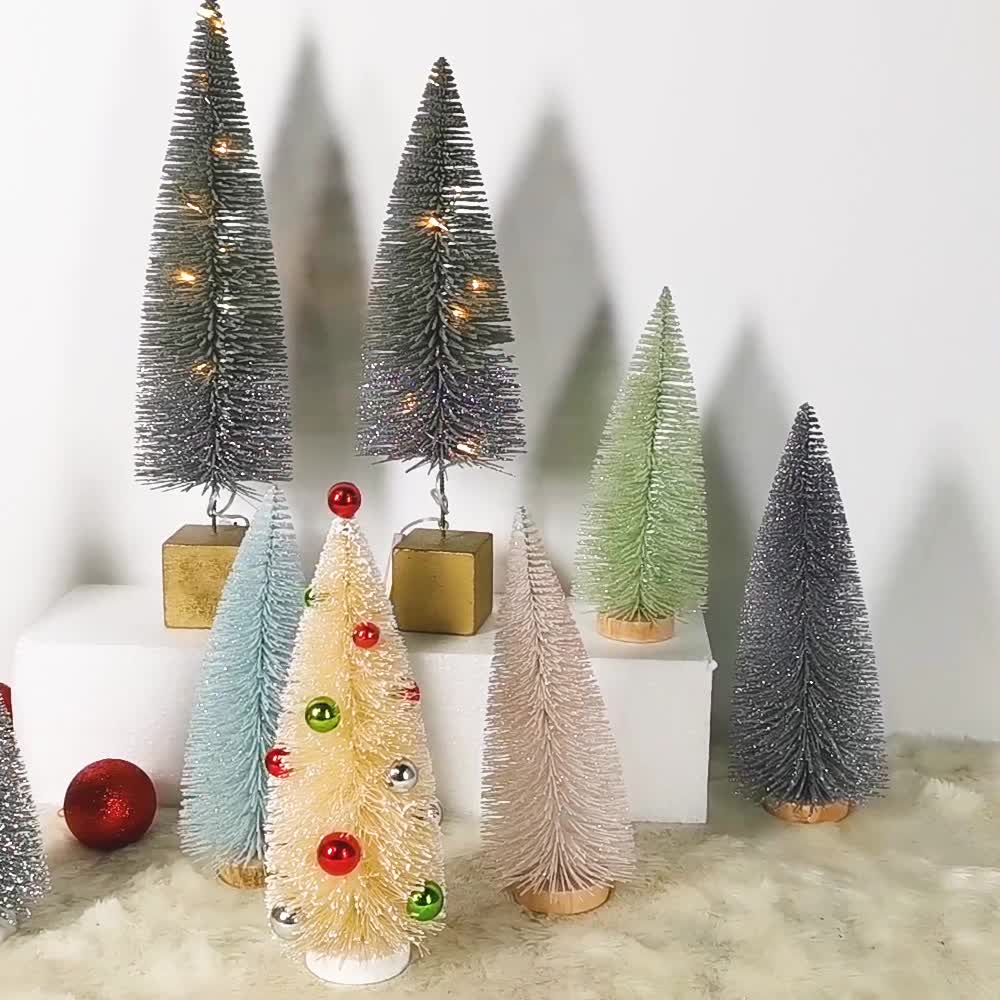 Hochwertige maßgeschneiderte MOQ -Kunststoff -Holzflasche Pinsel Baum Winter Schnee Ornamente Tischbäume