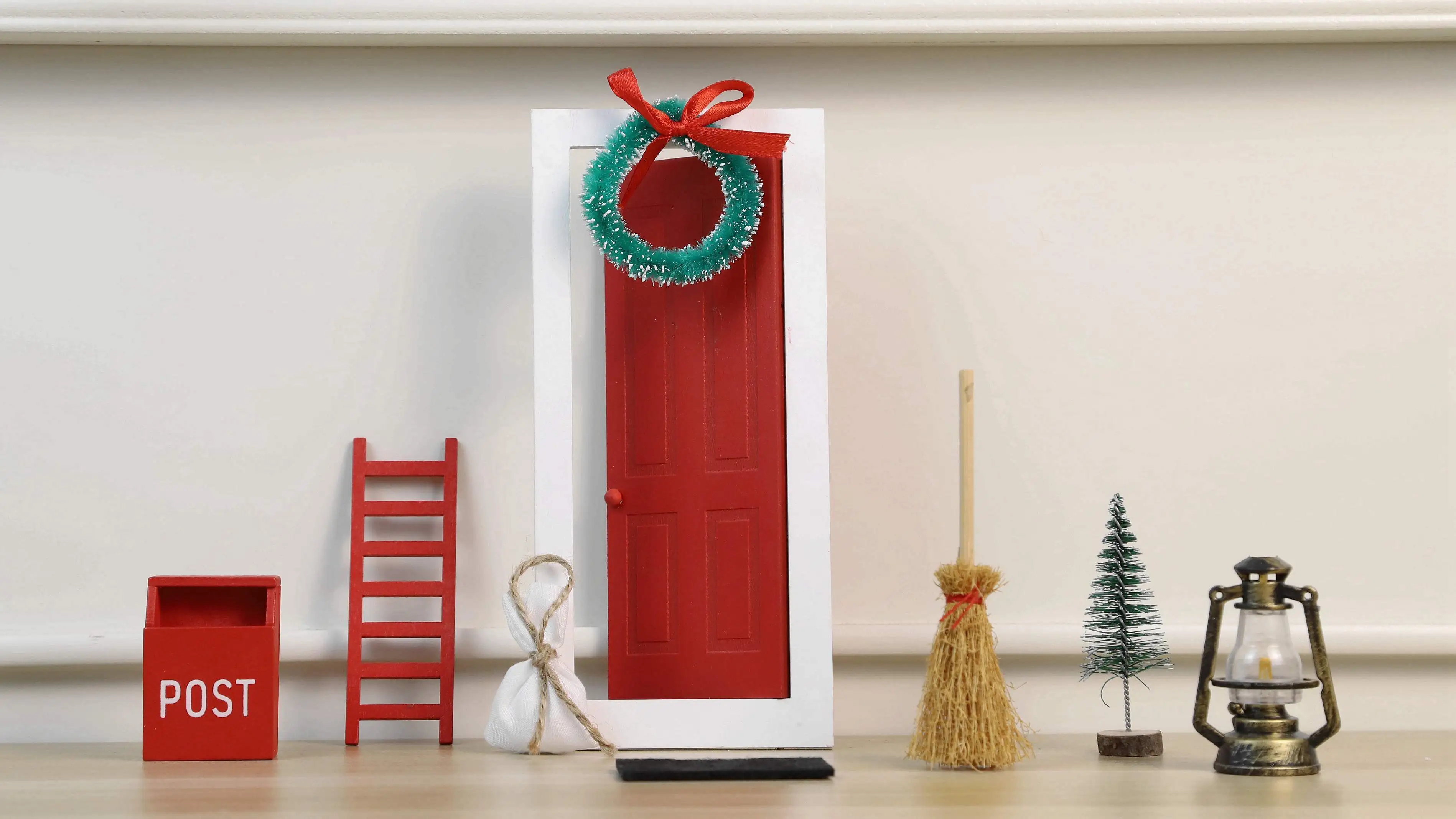 Bauernhaus Weihnachtszubehör Märchenhafte Weihnachtsdekorationen für draußen aus Holz Kleines Feentür-Set 1