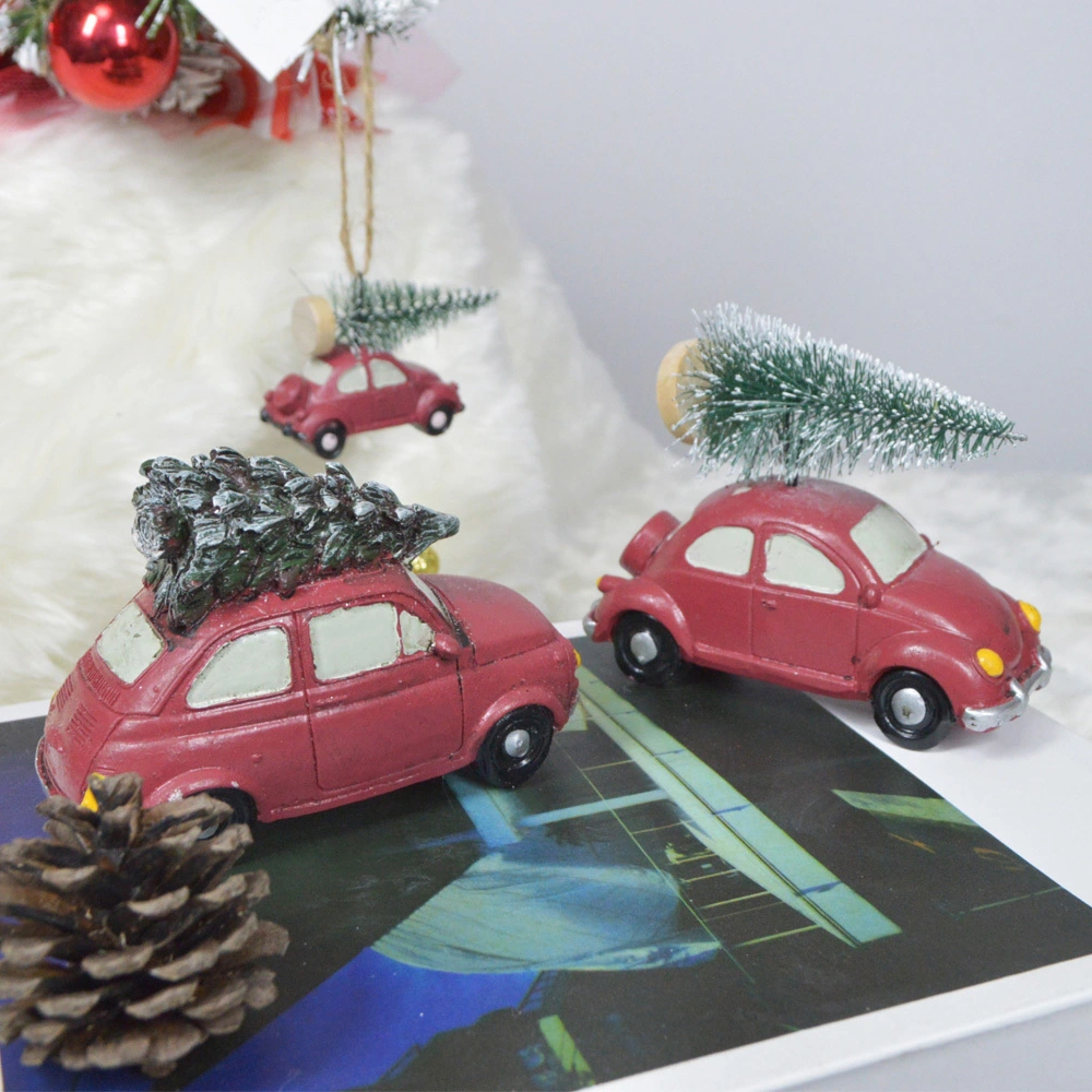 Adorno navideño artesanal de poliresina para árbol de Navidad con forma de coche rojo 1