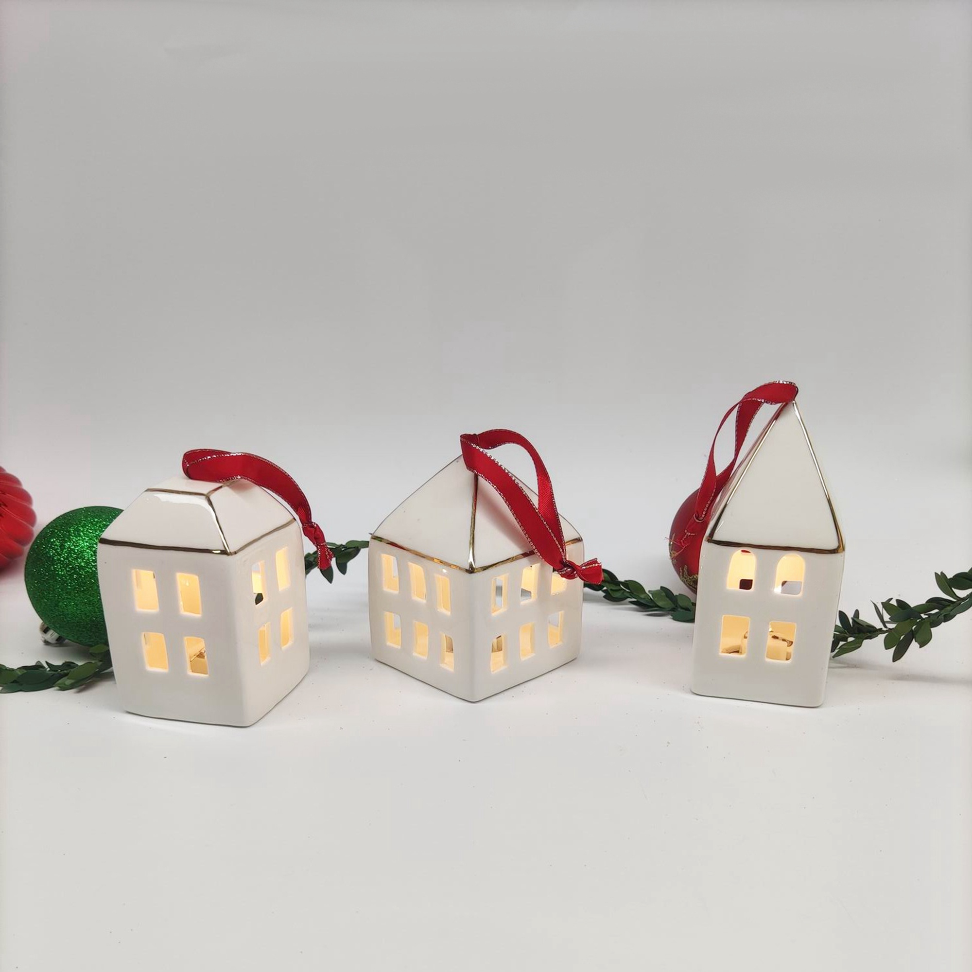 Keramik-Minihäuser, LED-Beleuchtung, Miniatur-Keramikhaus, neuartige Nachtbeleuchtung, weiße Porzellanfiguren, Nachttischdekor 6